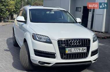 Позашляховик / Кросовер Audi Q7 2015 в Кам'янському