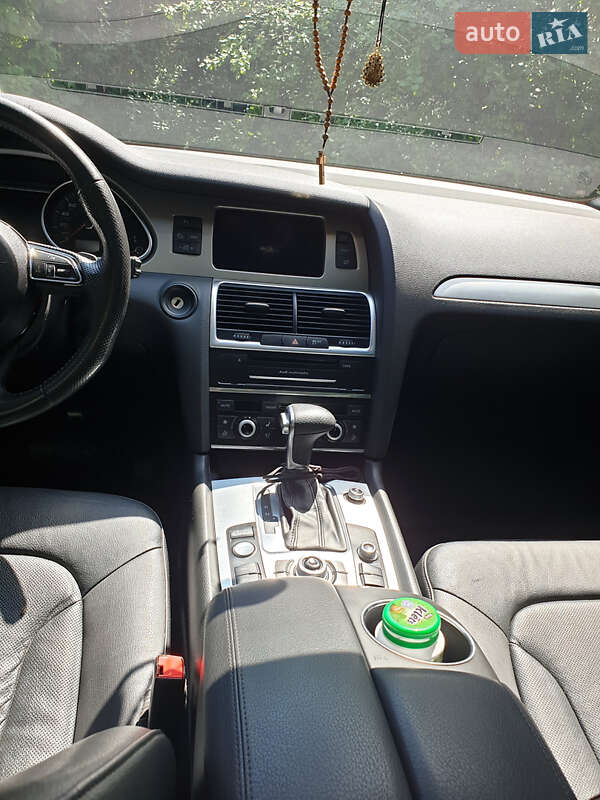 Позашляховик / Кросовер Audi Q7 2015 в Тернополі