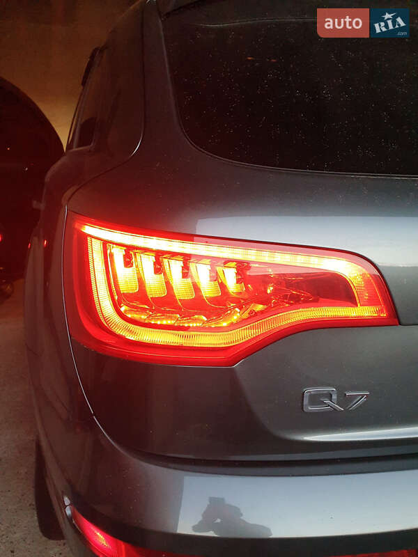 Позашляховик / Кросовер Audi Q7 2015 в Тернополі