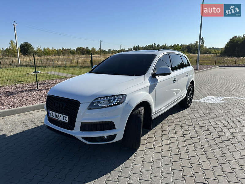 Внедорожник / Кроссовер Audi Q7 2015 в 