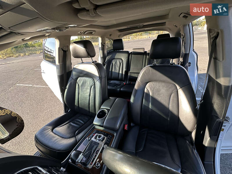 Позашляховик / Кросовер Audi Q7 2015 в Києві
