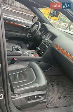 Внедорожник / Кроссовер Audi Q7 2013 в 
