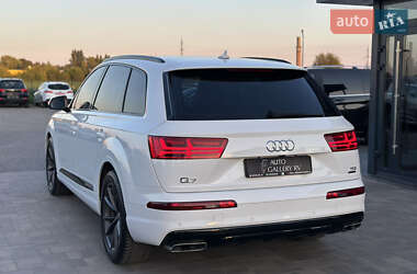 Позашляховик / Кросовер Audi Q7 2015 в 
