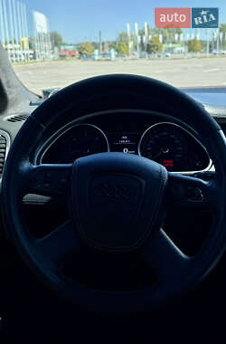 Внедорожник / Кроссовер Audi Q7 2010 в 