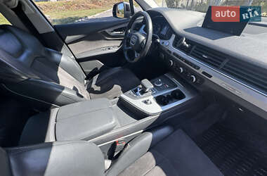 Внедорожник / Кроссовер Audi Q7 2016 в 