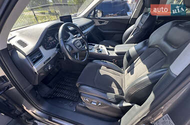 Внедорожник / Кроссовер Audi Q7 2016 в 