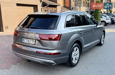 Внедорожник / Кроссовер Audi Q7 2015 в 