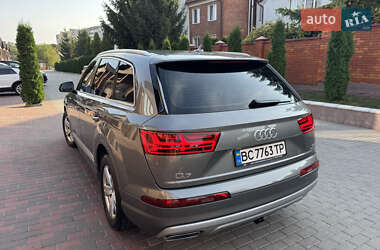 Внедорожник / Кроссовер Audi Q7 2015 в 