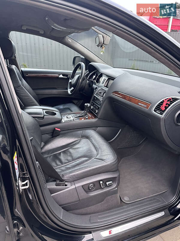 Позашляховик / Кросовер Audi Q7 2013 в Виноградові