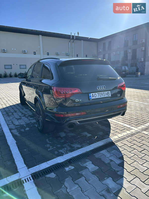 Позашляховик / Кросовер Audi Q7 2013 в Виноградові