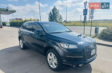 Позашляховик / Кросовер Audi Q7 2010 в 