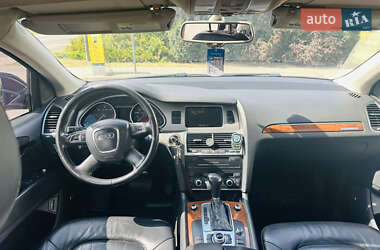 Позашляховик / Кросовер Audi Q7 2010 в 