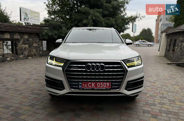 Внедорожник / Кроссовер Audi Q7 2017 в 
