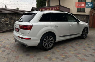 Внедорожник / Кроссовер Audi Q7 2017 в 