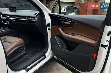 Внедорожник / Кроссовер Audi Q7 2017 в 