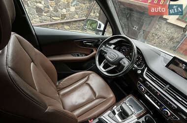 Внедорожник / Кроссовер Audi Q7 2017 в 