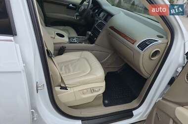 Внедорожник / Кроссовер Audi Q7 2015 в 