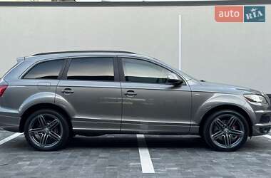 Позашляховик / Кросовер Audi Q7 2013 в 