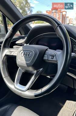 Позашляховик / Кросовер Audi Q7 2016 в 