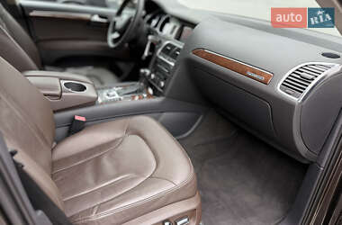 Позашляховик / Кросовер Audi Q7 2011 в 
