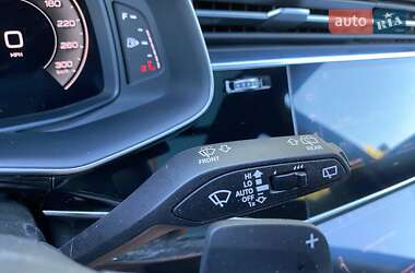 Позашляховик / Кросовер Audi Q7 2021 в 