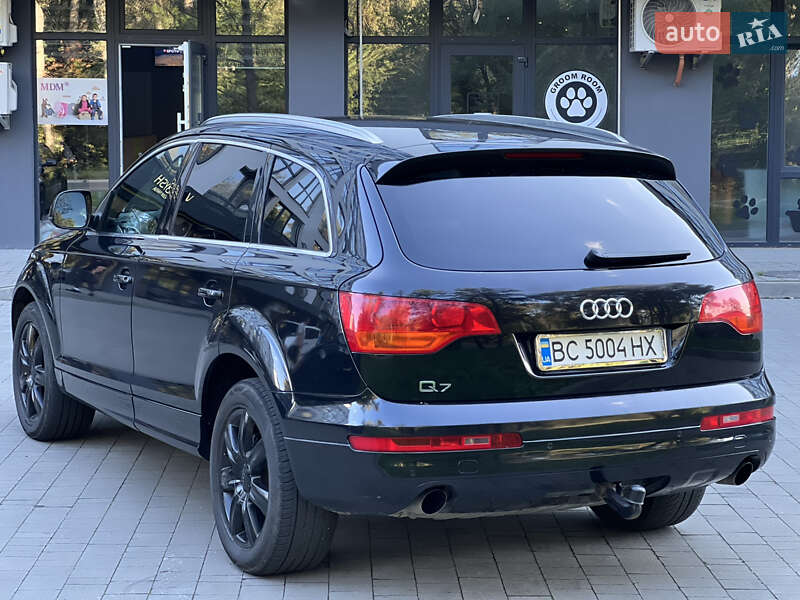 Внедорожник / Кроссовер Audi Q7 2006 в Новояворовске