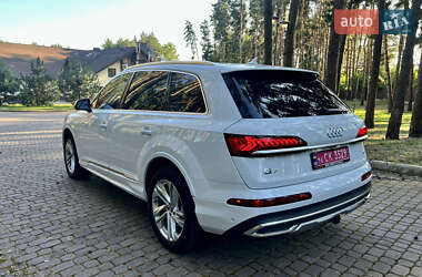 Внедорожник / Кроссовер Audi Q7 2020 в 