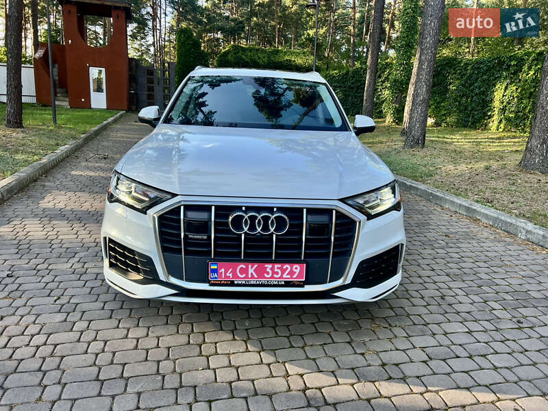 Внедорожник / Кроссовер Audi Q7 2020 в 
