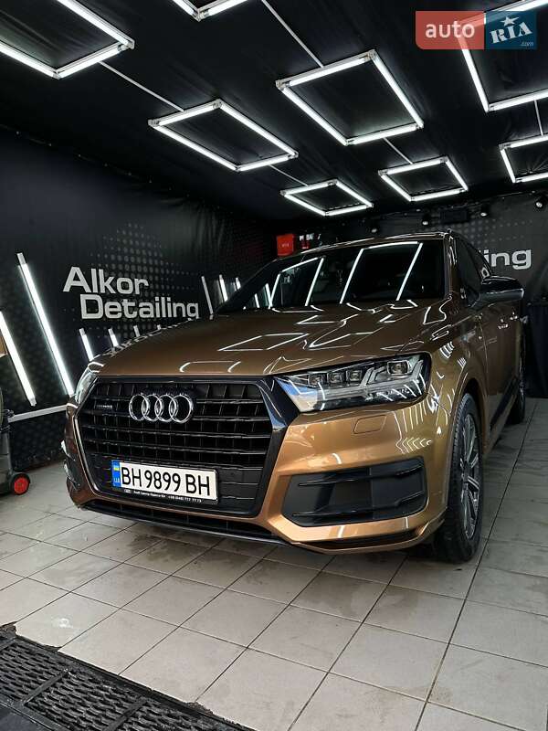 Позашляховик / Кросовер Audi Q7 2017 в Одесі