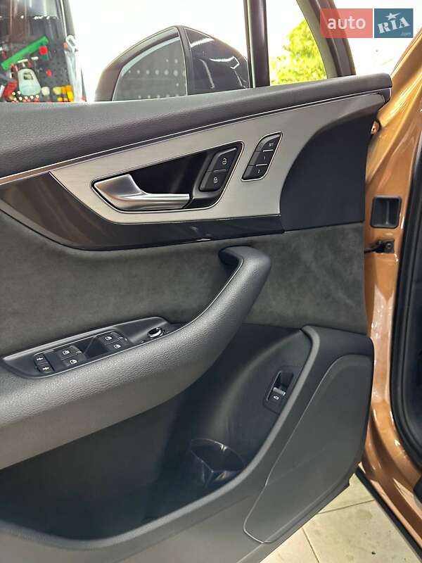 Позашляховик / Кросовер Audi Q7 2017 в Одесі