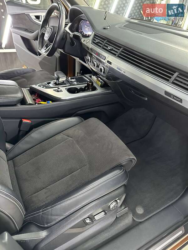Позашляховик / Кросовер Audi Q7 2017 в Одесі