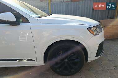 Внедорожник / Кроссовер Audi Q7 2021 в 