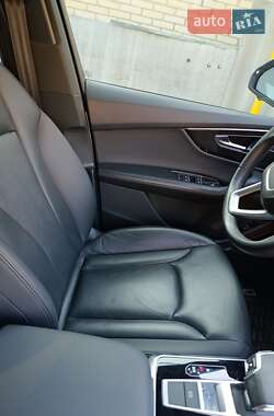 Внедорожник / Кроссовер Audi Q7 2021 в 