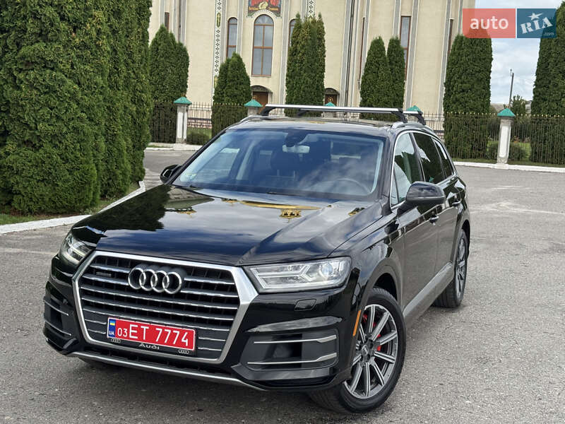 Внедорожник / Кроссовер Audi Q7 2017 в 
