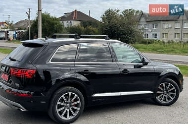 Внедорожник / Кроссовер Audi Q7 2017 в 