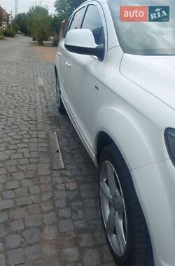 Позашляховик / Кросовер Audi Q7 2010 в 