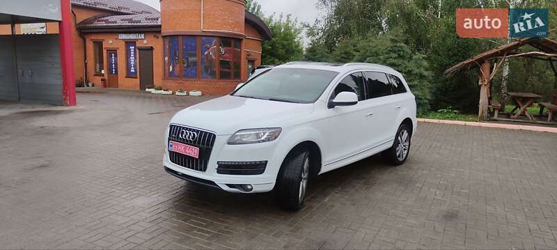 Внедорожник / Кроссовер Audi Q7 2015 в 