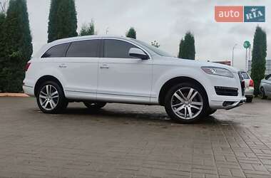Внедорожник / Кроссовер Audi Q7 2015 в 