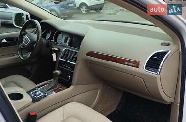 Внедорожник / Кроссовер Audi Q7 2015 в 