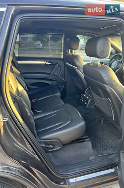 Позашляховик / Кросовер Audi Q7 2010 в 