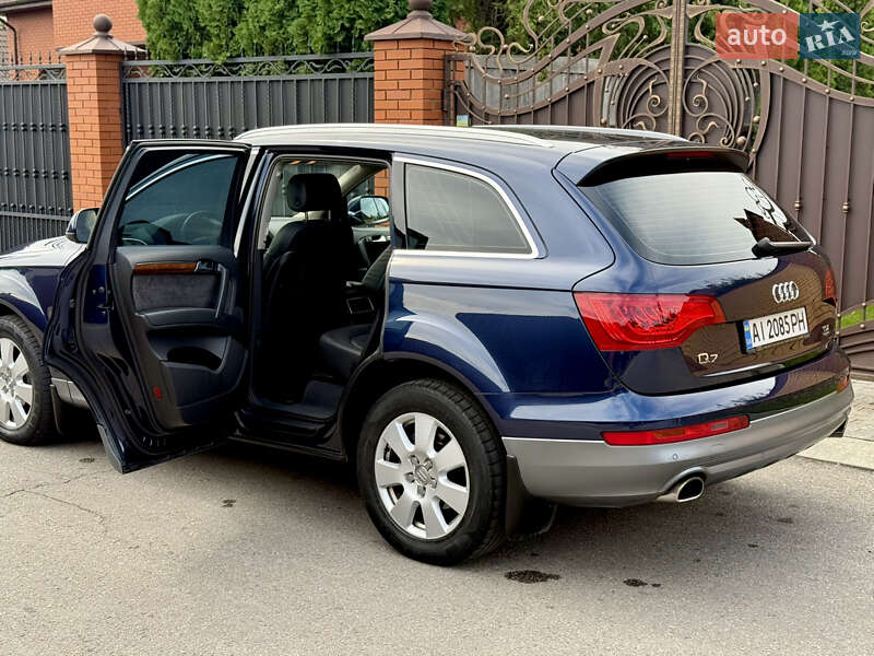 Позашляховик / Кросовер Audi Q7 2013 в Олександрії