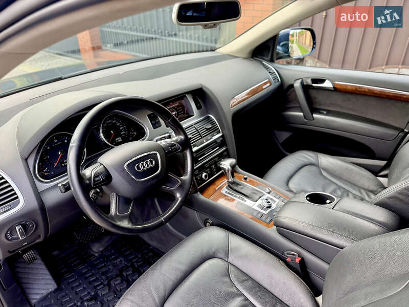 Позашляховик / Кросовер Audi Q7 2013 в Олександрії