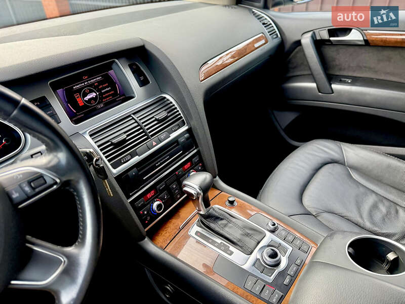 Позашляховик / Кросовер Audi Q7 2013 в Олександрії