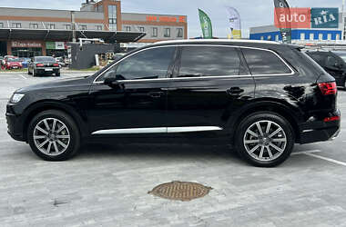Позашляховик / Кросовер Audi Q7 2017 в 