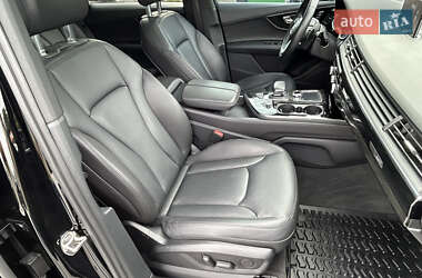 Позашляховик / Кросовер Audi Q7 2017 в 