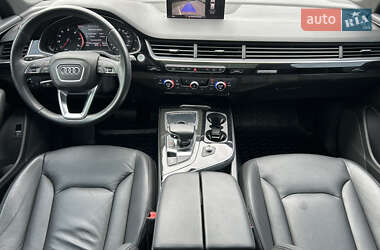 Позашляховик / Кросовер Audi Q7 2017 в 