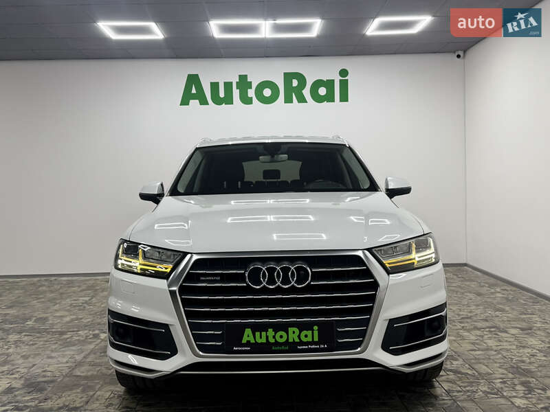 Позашляховик / Кросовер Audi Q7 2016 в 
