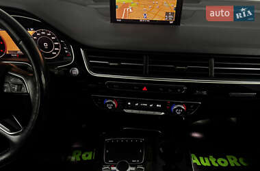 Позашляховик / Кросовер Audi Q7 2016 в 