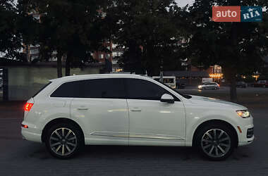 Позашляховик / Кросовер Audi Q7 2016 в 