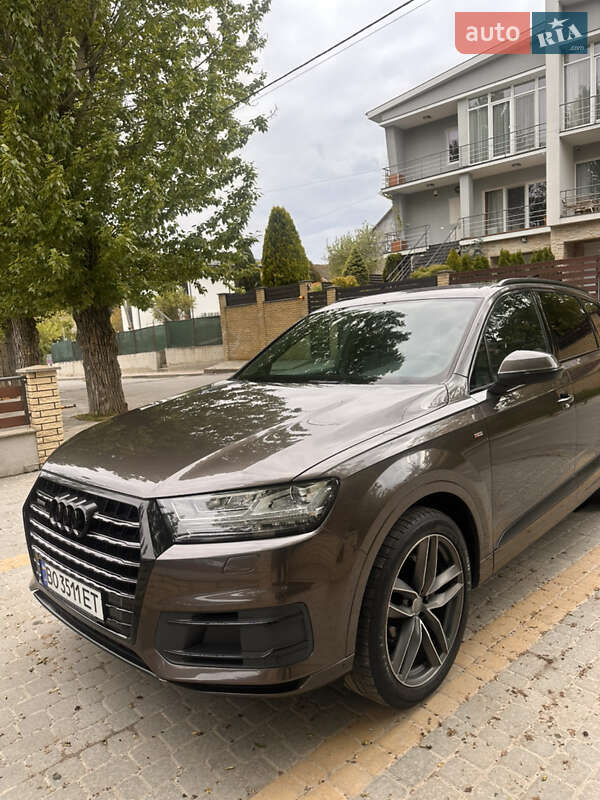 Позашляховик / Кросовер Audi Q7 2015 в Тернополі